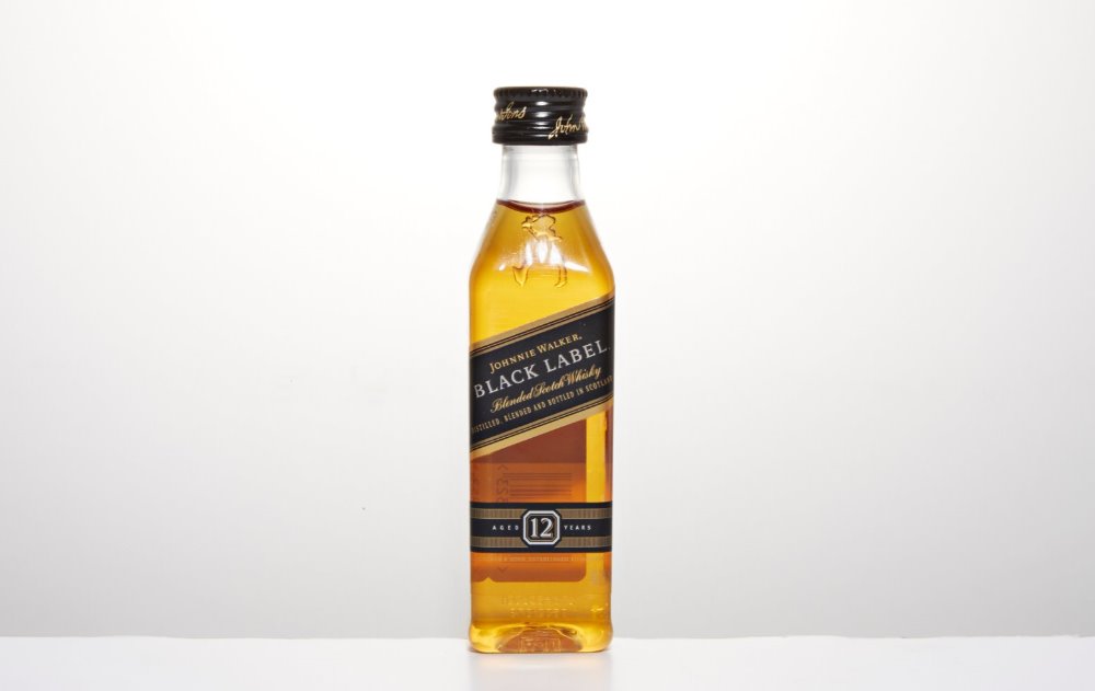 Mini Johnnie Walker black (9928912080)